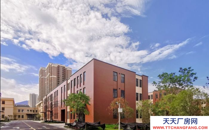 租售主城九區(qū)內(nèi)環(huán)旁獨(dú)院標(biāo)準(zhǔn)廠房1400平。過環(huán)評