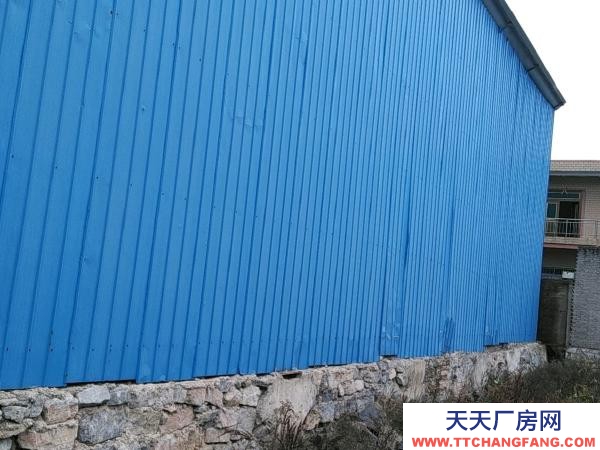 (出售) 自建的廠房，水電都是安裝好的，有三相電