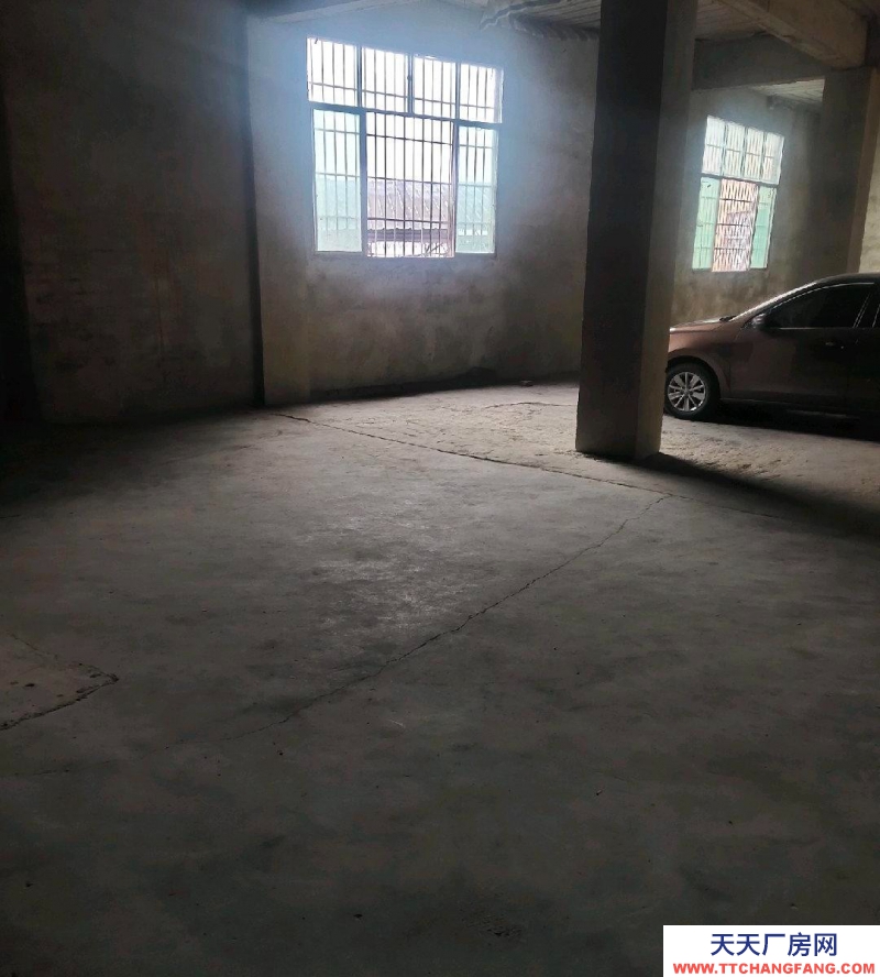 (出租) 獨門獨院，帶住房，可以進大車