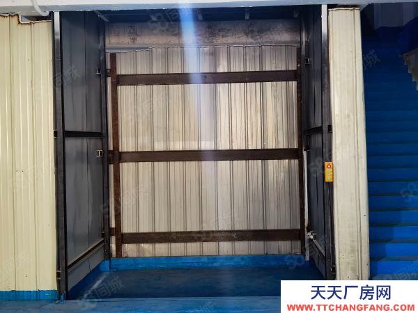 (出租) 金關(guān)鋼材市場(chǎng)數(shù)博大道旁3000平方自有倉(cāng)庫(kù)廠房出租