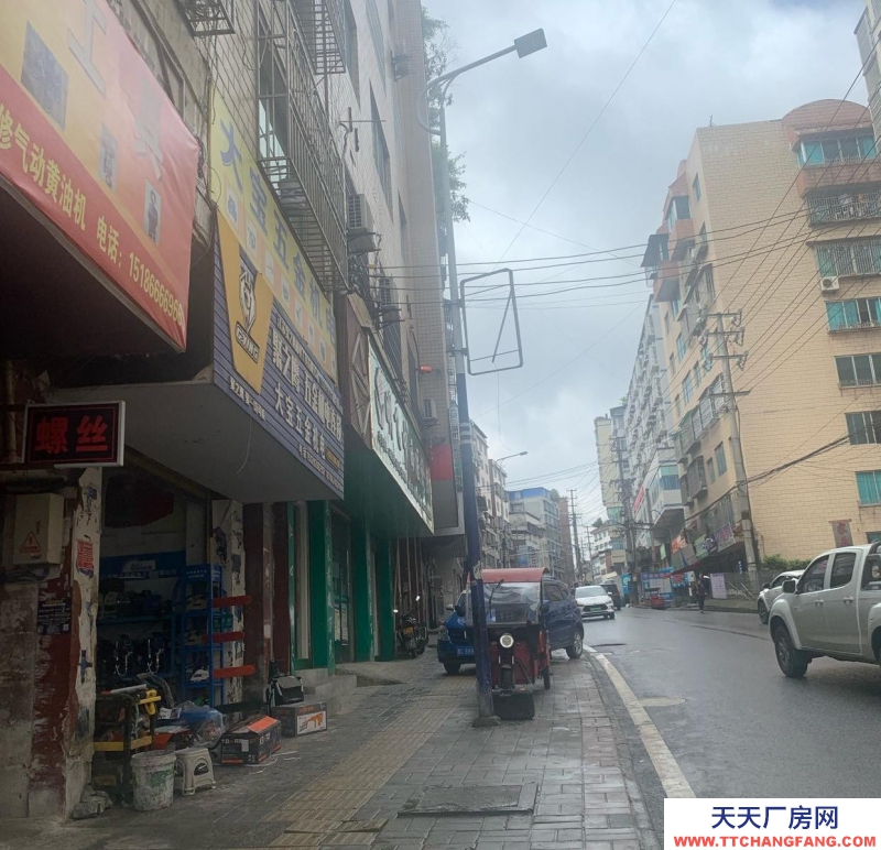 (出租) 私人倉庫出租，位于車站附近，交通便利，價格實惠。