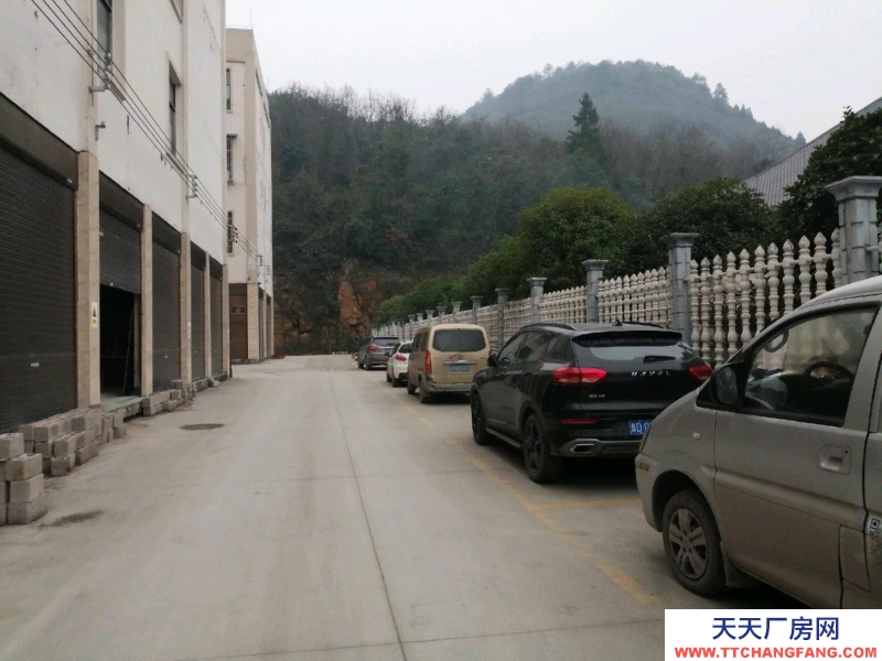 交通方便,銅仁城南高速路口,非常好的倉(cāng)儲(chǔ)物流園