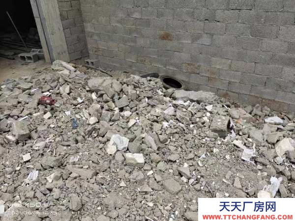 (出租) 空地面積800平方，建房面積300平方，共二層