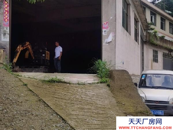 貨車可停路邊上下貨，離西南商貿城近