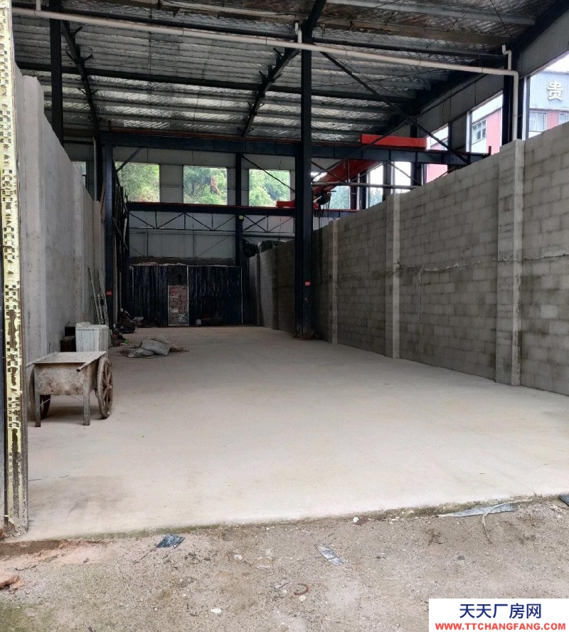 交通方便，路面很寬可以進大拖車。