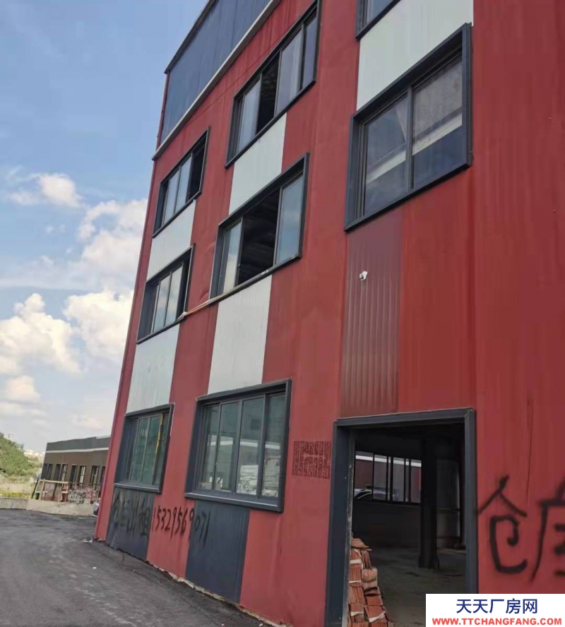 樓下300平方，樓上300平方，樓上可以免費使用