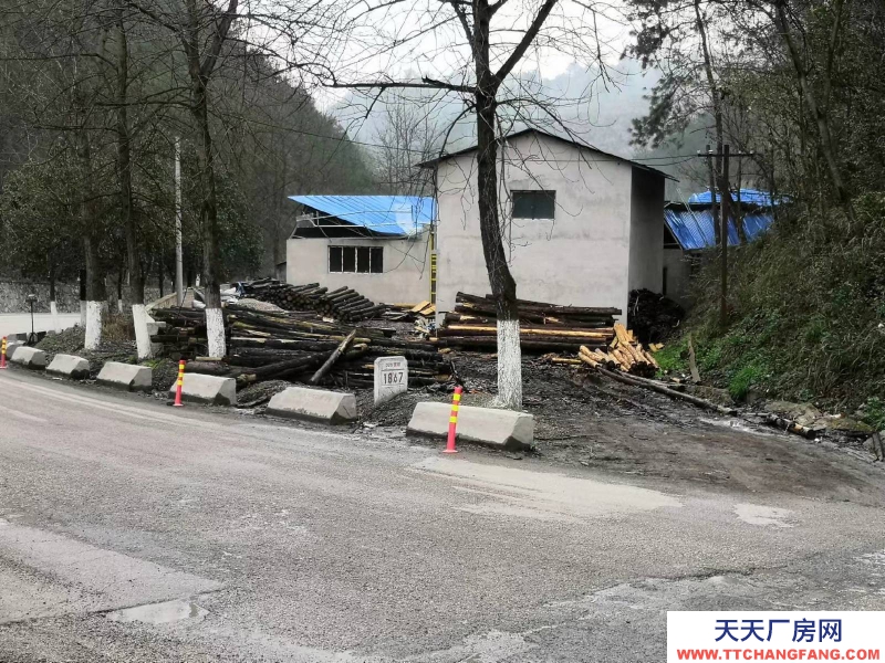 (出租) 出租臺(tái)江臺(tái)江城區(qū)臺(tái)江縣城往臺(tái)盤方向國(guó)道邊廠房出租