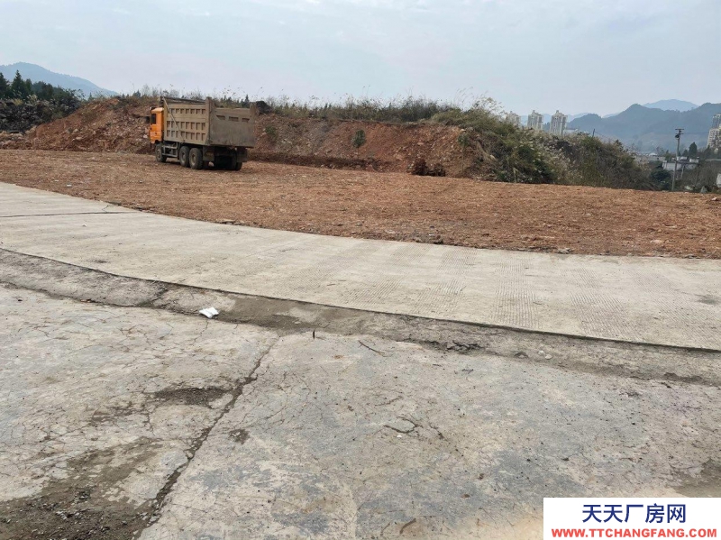 (出租) 一樓兩間門面約90平米有衛生間外面場地有800可用