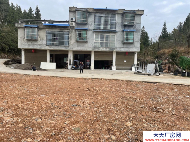 (出租) 一樓兩間門面約90平米有衛生間外面場地有800可用