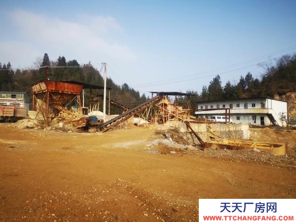 (出租) 場地有2萬個平方.水源豐富，現在廠家正在洗礦。