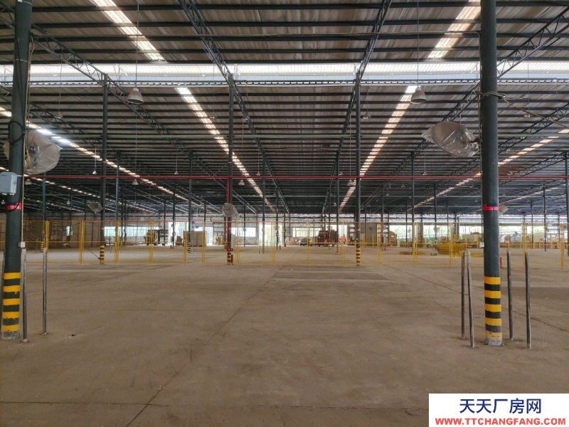 重慶九龍坡標(biāo)準(zhǔn)廠房 門口可進(jìn)大車