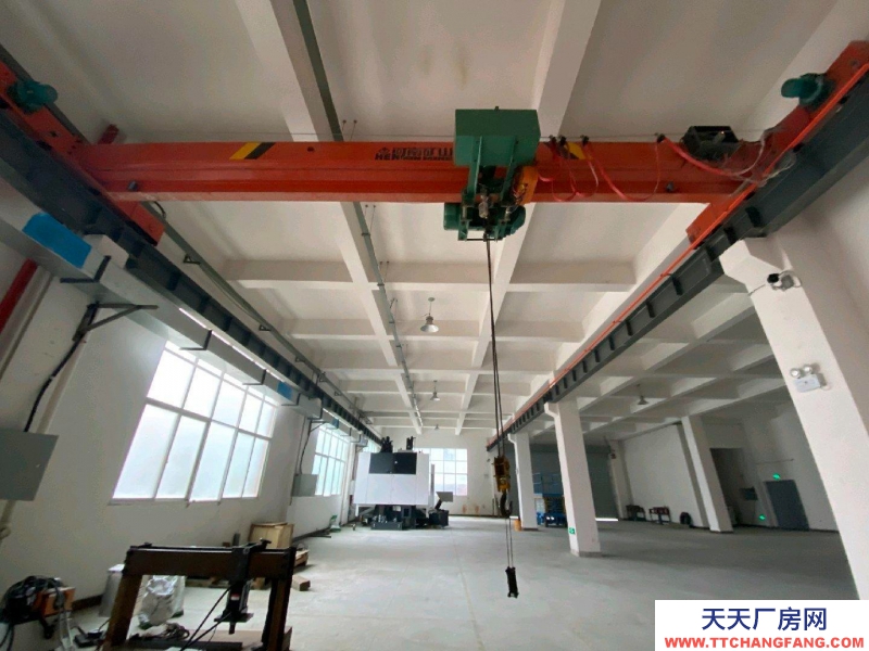 黔南龍里房東直租，廠房地處位置優良結構方正，可做倉庫和廠房使用