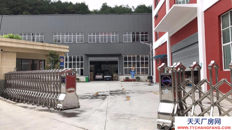 黔南龍里房東直租，廠房結(jié)構(gòu)規(guī)整方正，配套齊全，適合廠房及倉庫使用