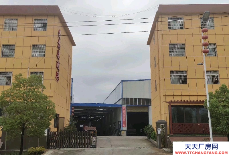 黔南龍里北部工業園現有2000㎡廠房出租，有行吊，價格面議