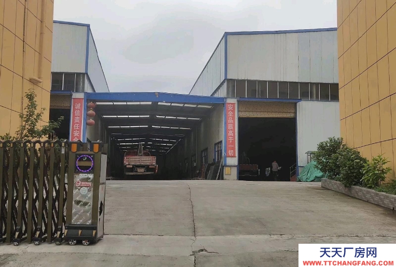 黔南龍里北部工業園現有2000㎡廠房出租，有行吊，價格面議