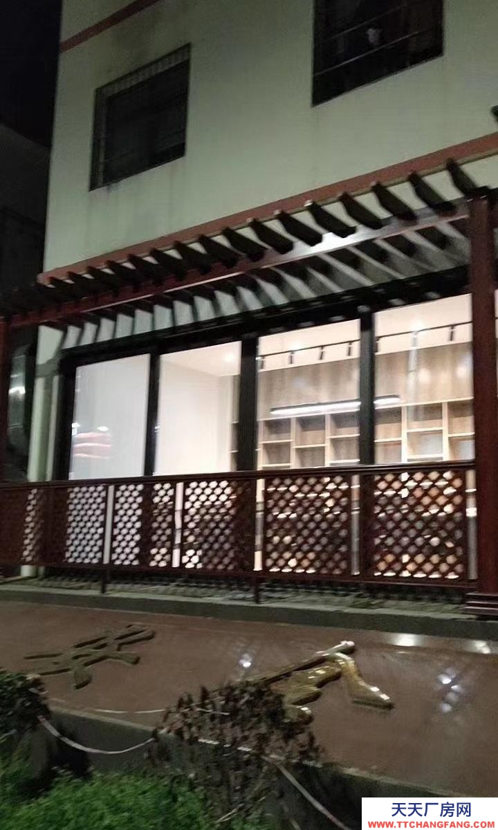 黔南龍里北部工業園現有2000㎡廠房出租，有行吊，價格面議