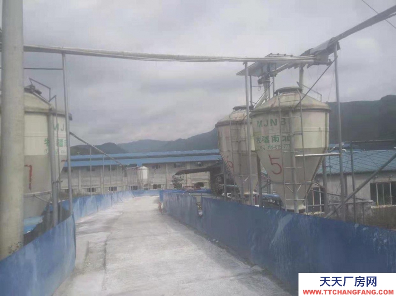 黔南龍里(出售) 一座正在經營的養豬場，現低價出售，設備齊全，證件齊全