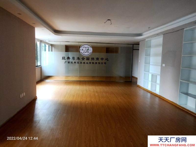 南寧市青秀區(qū)(出租) （個(gè)人）教育路臨街2樓320平場(chǎng)地招商