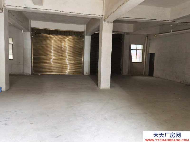 黔南龍里 交通方便，臨近路口，停車方便