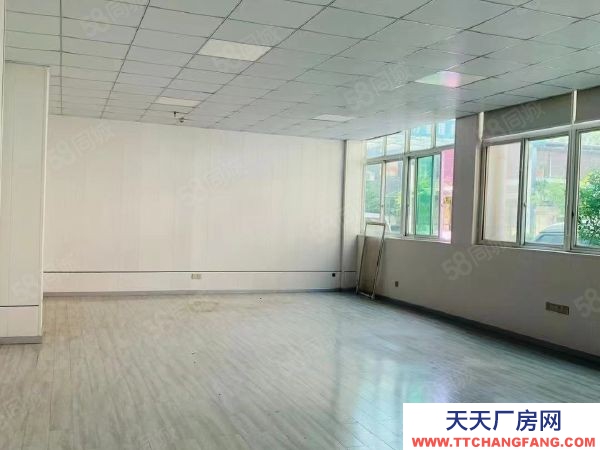 武漢江漢(出租) 漂亮倉儲出租,300平米,24元業(yè)主直租,三樓電梯口