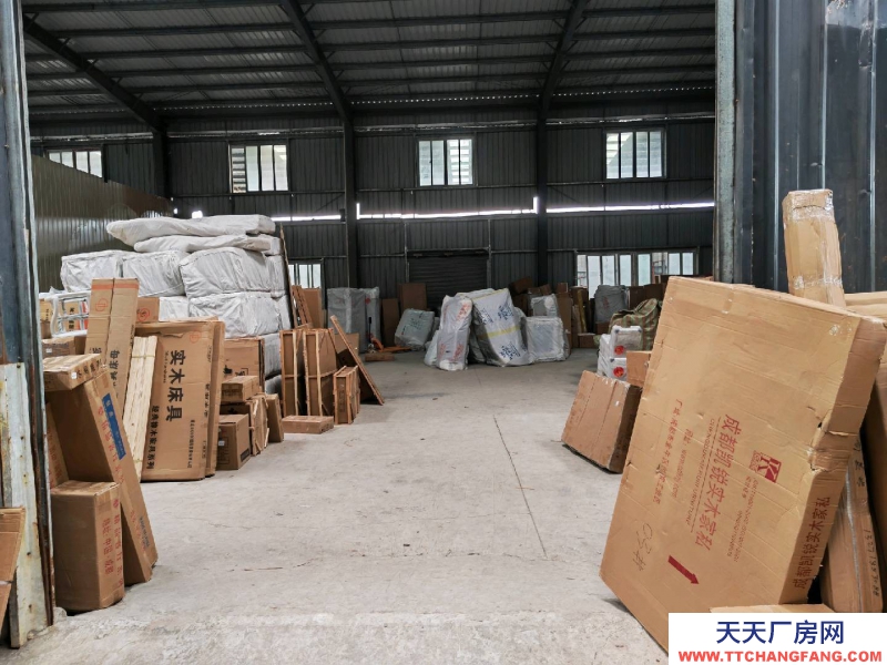 重慶萬州標準廠房高9米，大車出入方便300—800m方