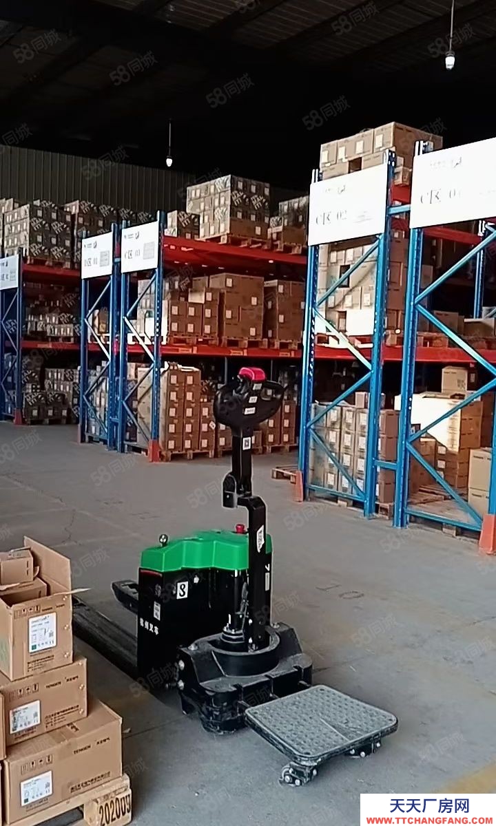 濟南市中二環(huán)北路西頭標準平臺倉庫1400平米,手續(xù)齊全