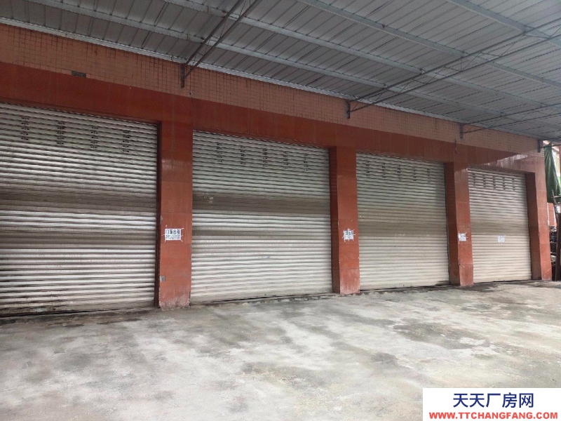 重慶永川在渝隆路旁邊，交通便利，大車可直接卸貨