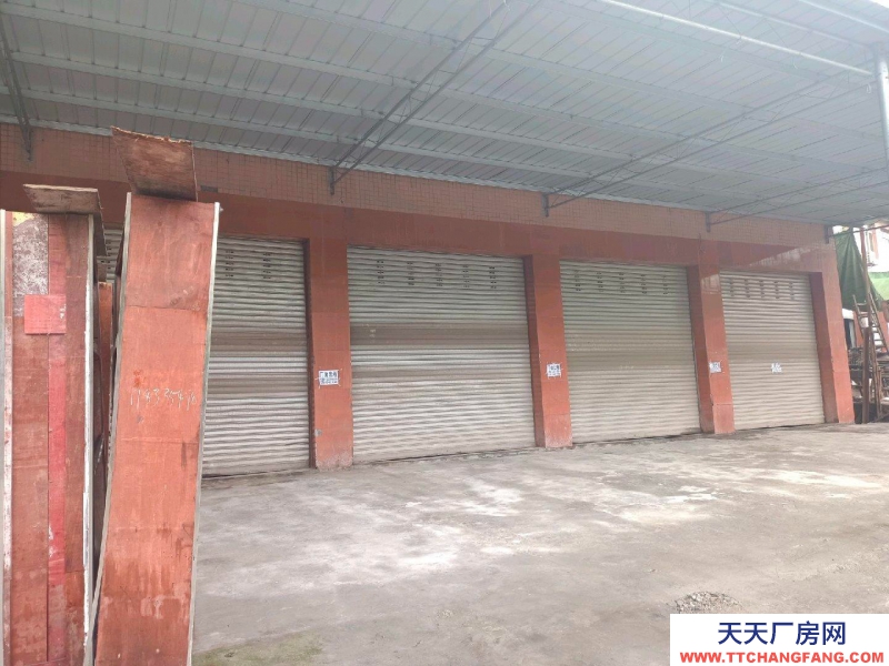 重慶永川在渝隆路旁邊，交通便利，大車可直接卸貨