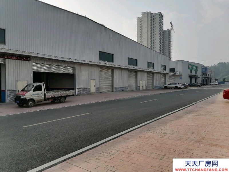 重慶 永川萬達商圈，交通便宜。