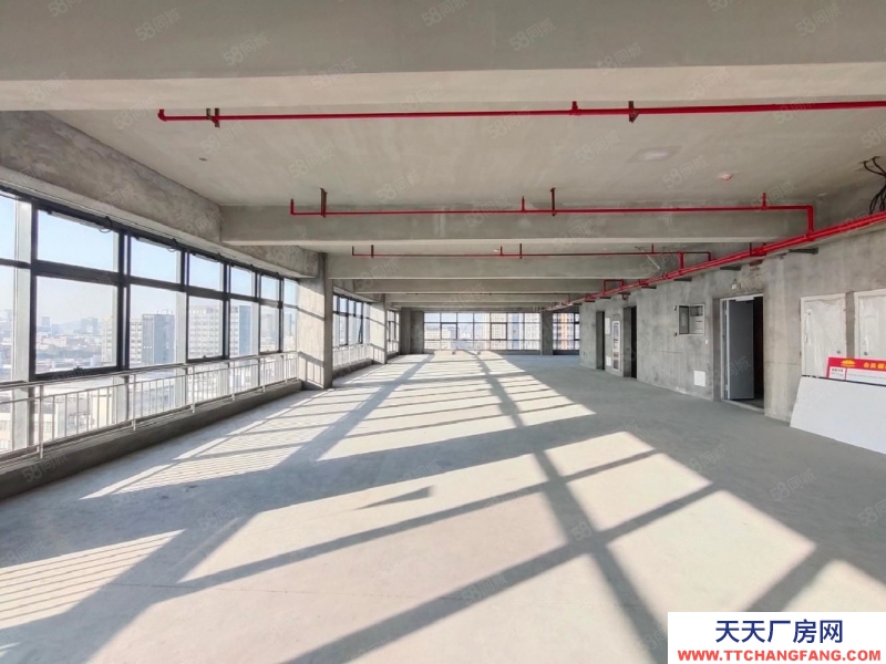 杭州濱江白馬湖，近高架地鐵，一線湖景，三面大落地窗，適合電商展廳