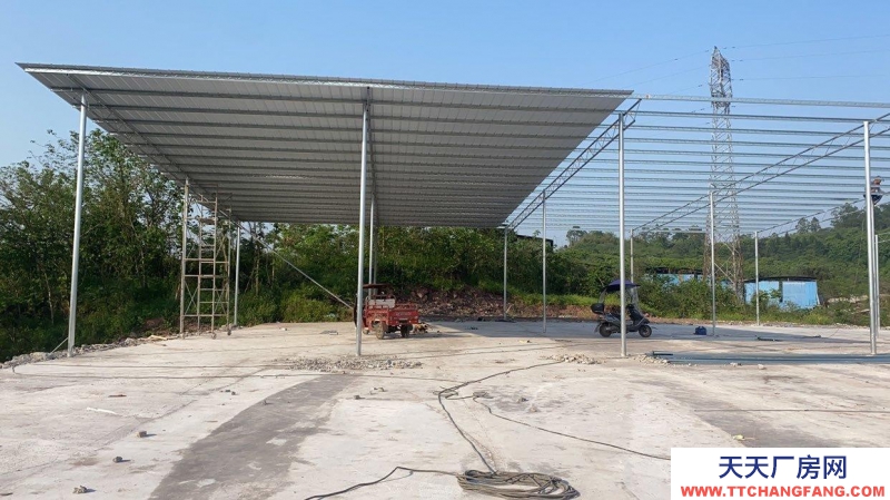 重慶合川交通便利，高速路旁。