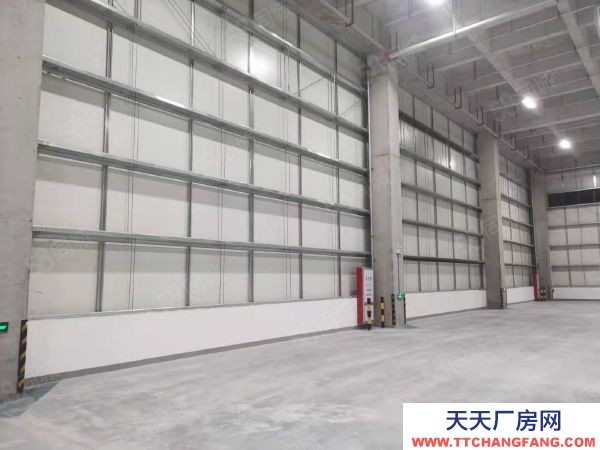 南京市 浦口浦泗路星火地鐵口丙二月臺庫10000平 可分租 場地超大