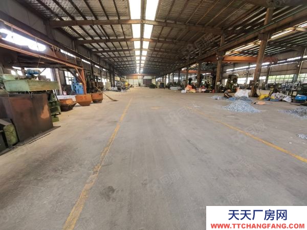 南京市浦口湯泉街道10000平廠房可分租，帶航車層高高，交通便利