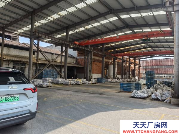 南京市浦口湯泉街道10000平廠房可分租，帶航車層高高，交通便利