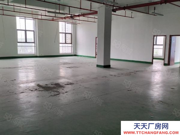 南京市浦口區天潤城地鐵口廠房出租有貨梯大車口進采光好隨時看房