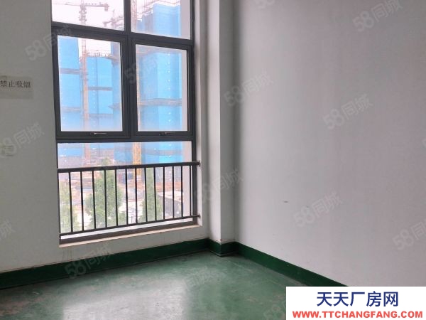 南京市浦口區天潤城地鐵口廠房出租有貨梯大車口進采光好隨時看房