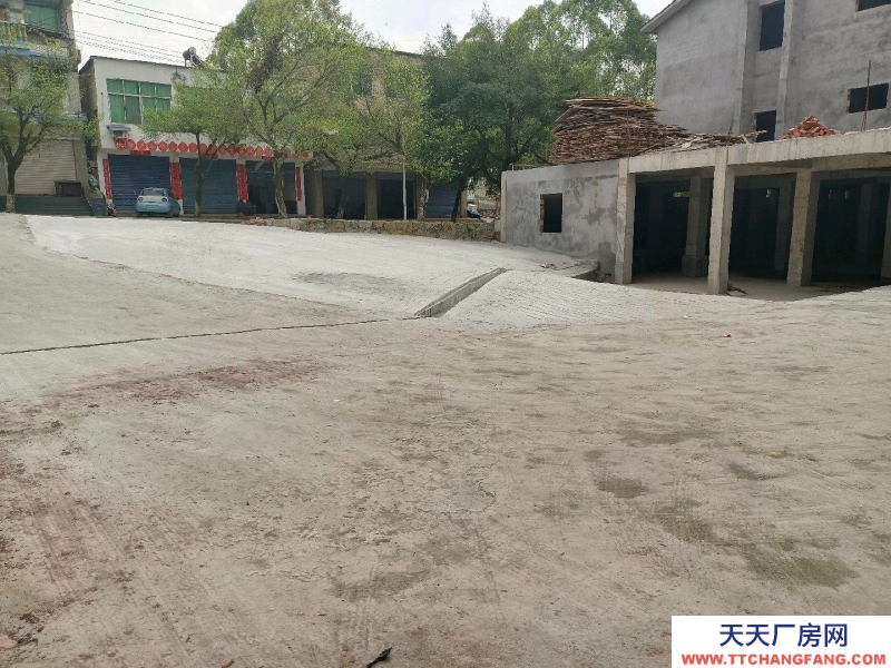 重慶涪陵交通方便，公路邊，通水電，磚混結(jié)構(gòu)價(jià)格面議