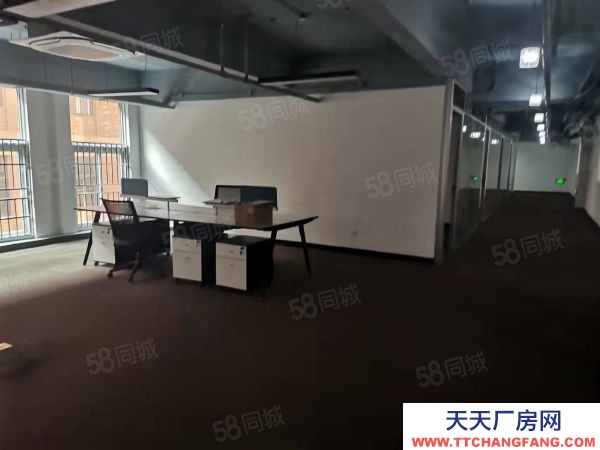 南京市棲霞區(qū)新港開發(fā)區(qū) 恒誼路1號(hào)廠房 一到三層 8米挑高 已隔兩層