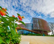 武漢武昌v(出售) 光谷東層高6米標(biāo)準(zhǔn)廠房研發(fā)樓出售 長江存儲旁 450平起售v