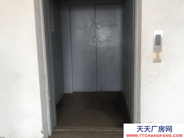 南京市棲霞區自有鋼混三層廠房2300平，可做倉儲電商小型加工大型快餐廚房