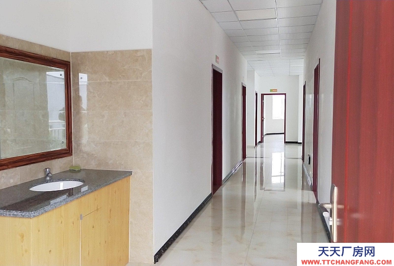 重慶榮昌大道邊交通便 配套辦公宿舍 層高11米 環境好