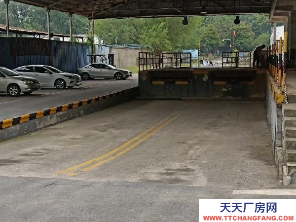 南京市棲霞區堯化門個人房源，1900平方米倉庫出租，可分租。