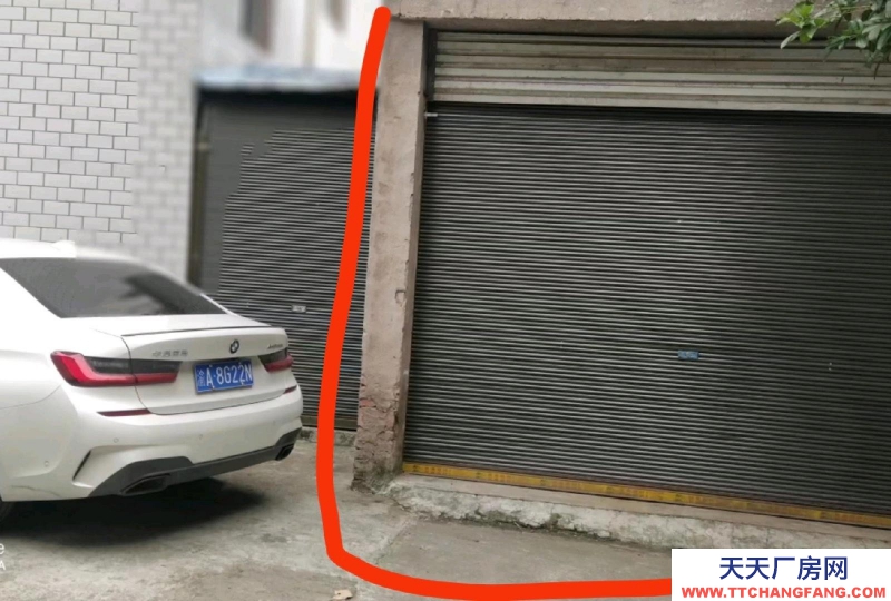 重慶開縣位于鎮(zhèn)東頭道河大橋洗車場內(nèi)50米路邊 30平左右 方便上下貨