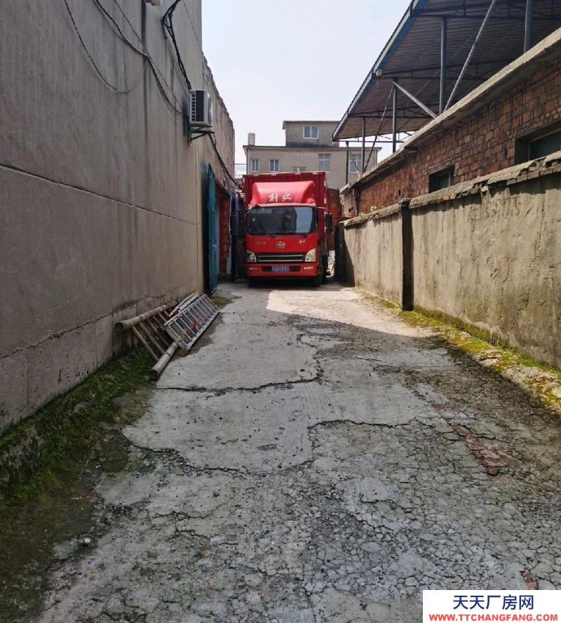 (出租) 南昌東湖區廠房1000平。可分租。進大車，距市中心5車程