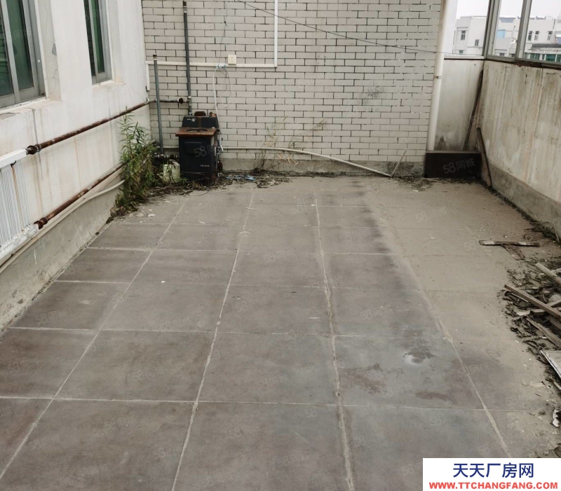 濟(jì)南天橋二環(huán)內(nèi)獨(dú)棟工業(yè)廠房 實(shí)用面積660平 有貨梯送露臺(tái) 個(gè)人產(chǎn)權(quán)