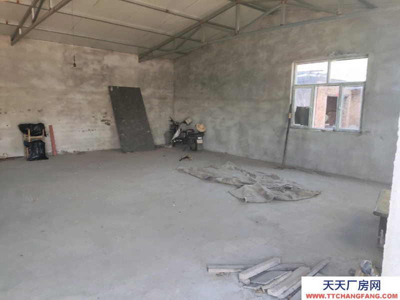 (出租) 租金便宜，交通便利，合適放東西