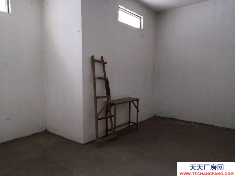 (出租) 地下室，可做倉庫，層高4米多，采光好。