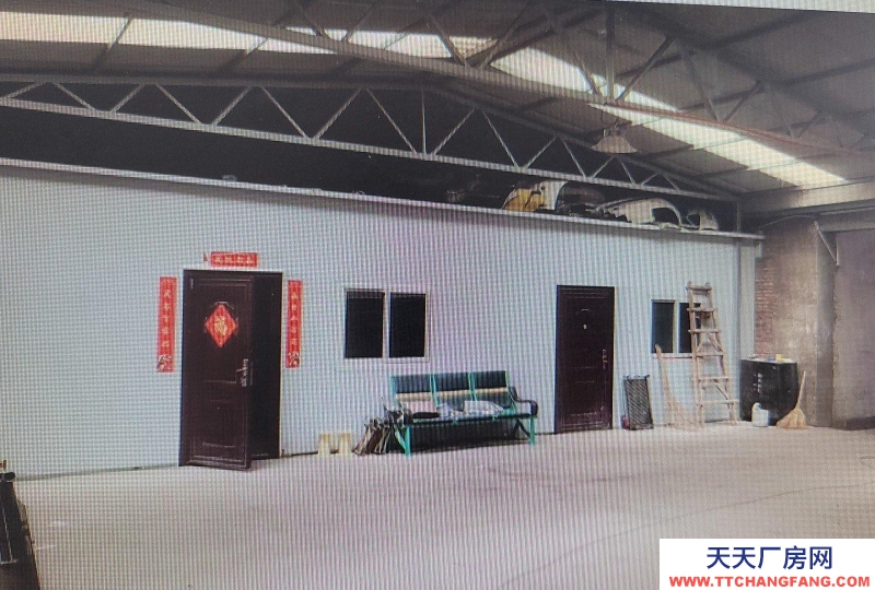 1、800-5000平米左右廠房、倉庫出租 2、辦公室，食堂、生產(chǎn)車間全部配套 3、交通便利 4、可整租也可分租