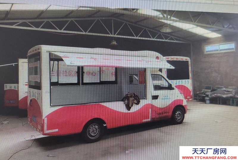 1、800-5000平米左右廠房、倉庫出租 2、辦公室，食堂、生產車間全部配套 3、交通便利 4、可整租也可分租