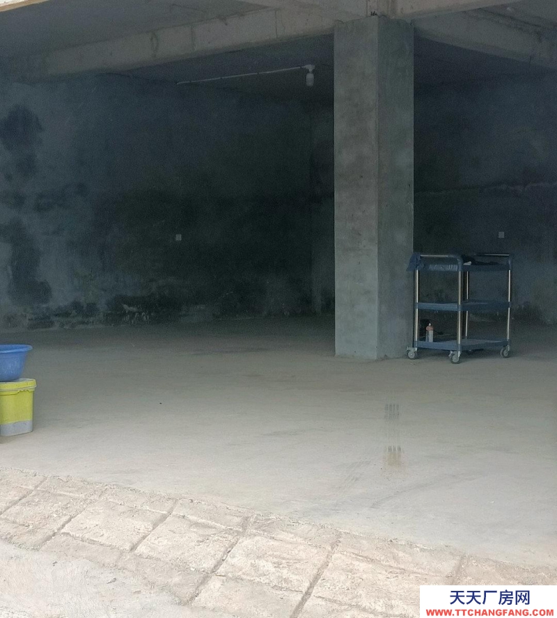 濟(jì)南長清濕地公園南門附近，交通方便，水電齊全，